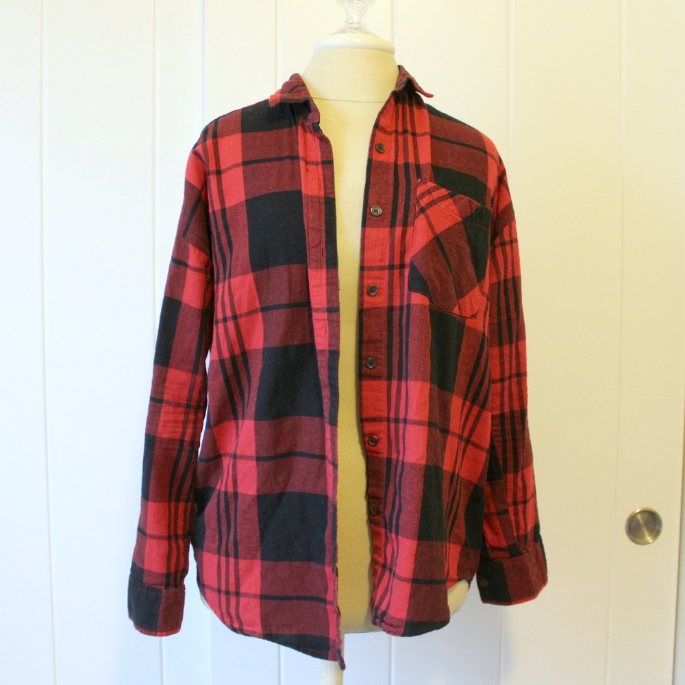 Old Navy Red Black Plaid Button Up Flannel Top S